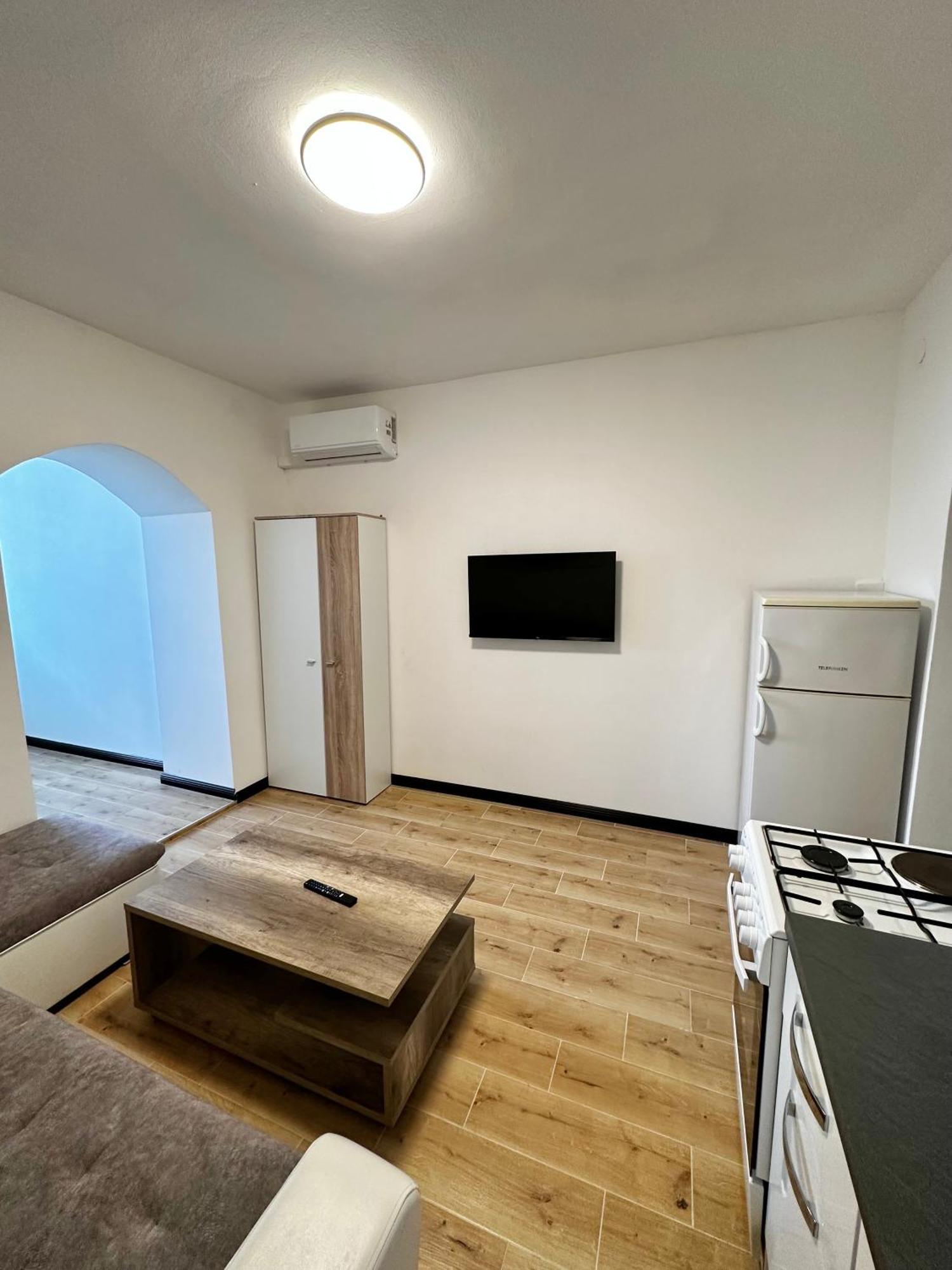 Crolivia Apartments Near Arena, Center Of Pula Ngoại thất bức ảnh